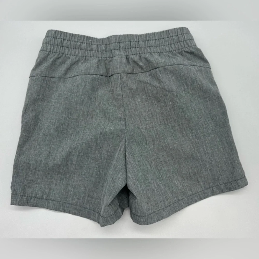 Gap/Old Navy Stretch performance above knee Boys Gray Shorts.